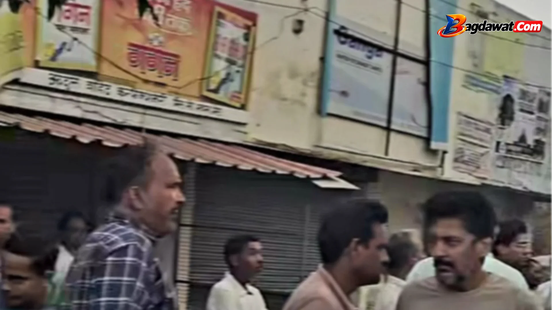 मवाना में शॉर्ट सर्किट से मेडिकल स्टोर में लगी आग, लाखों का नुकसान