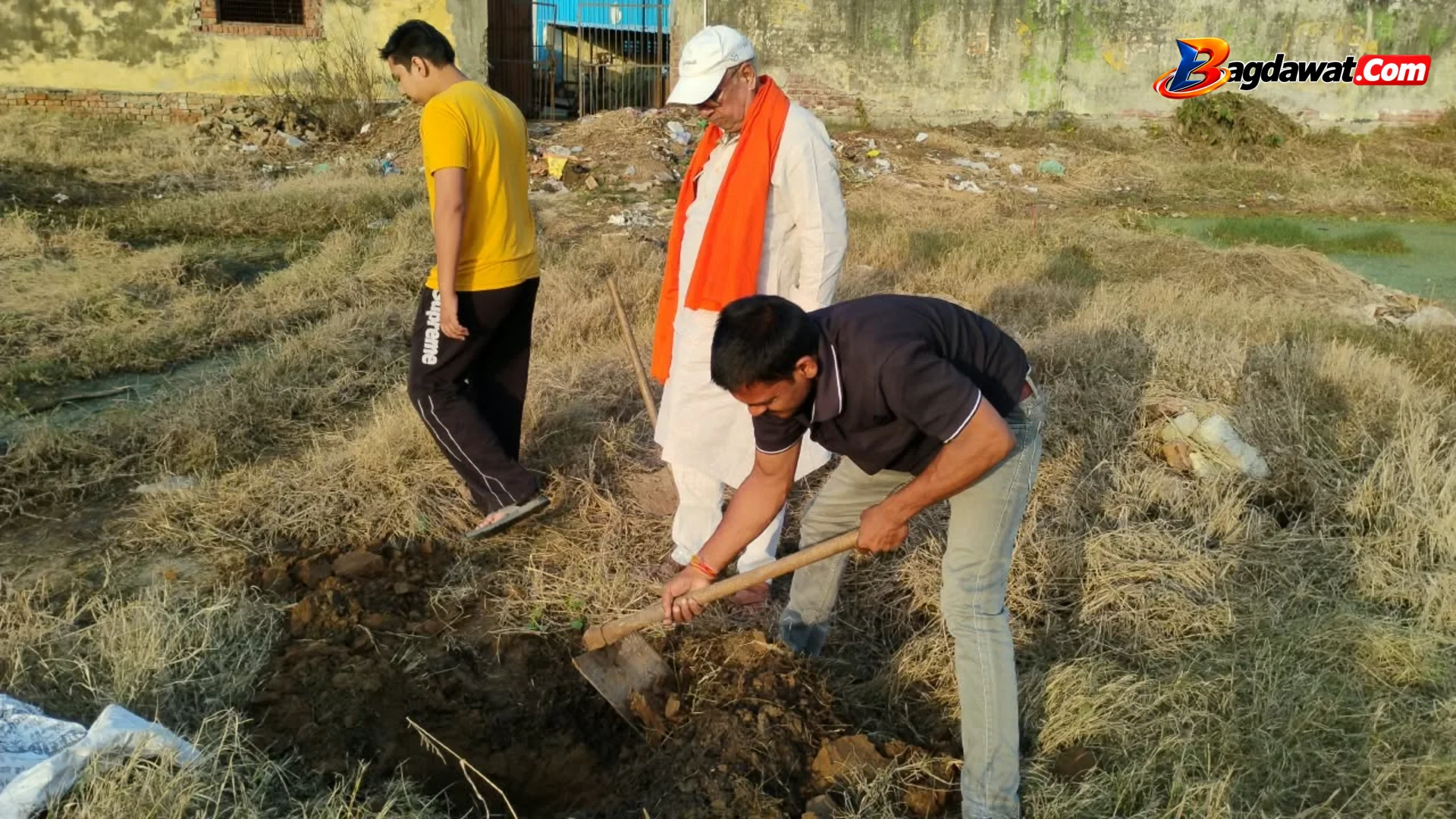 मेरठ के मवाना में मृत वानर का सनातन रीति-रिवाज से हुआ अंतिम संस्कार