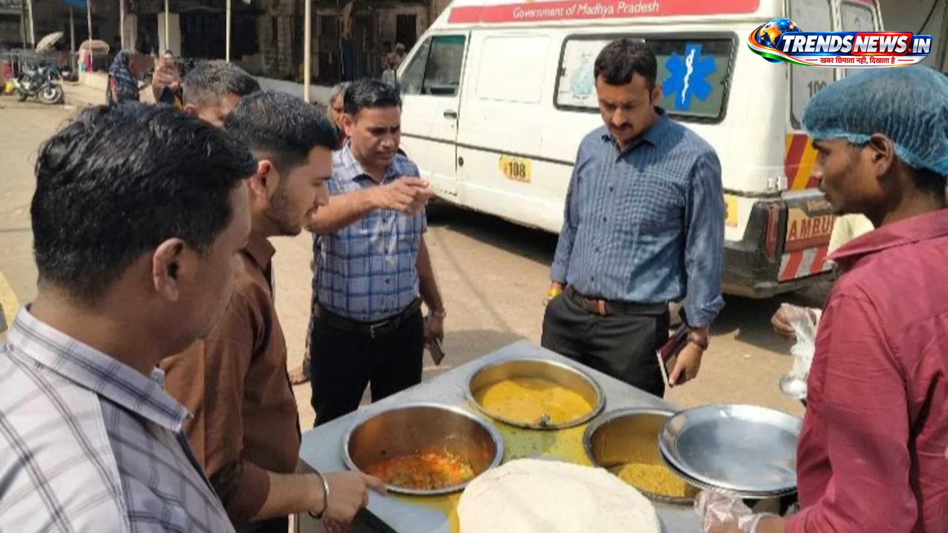 गुना जिला अस्पताल का औचक निरीक्षण: गंदगी मिलने पर मैनेजर को फटकार
